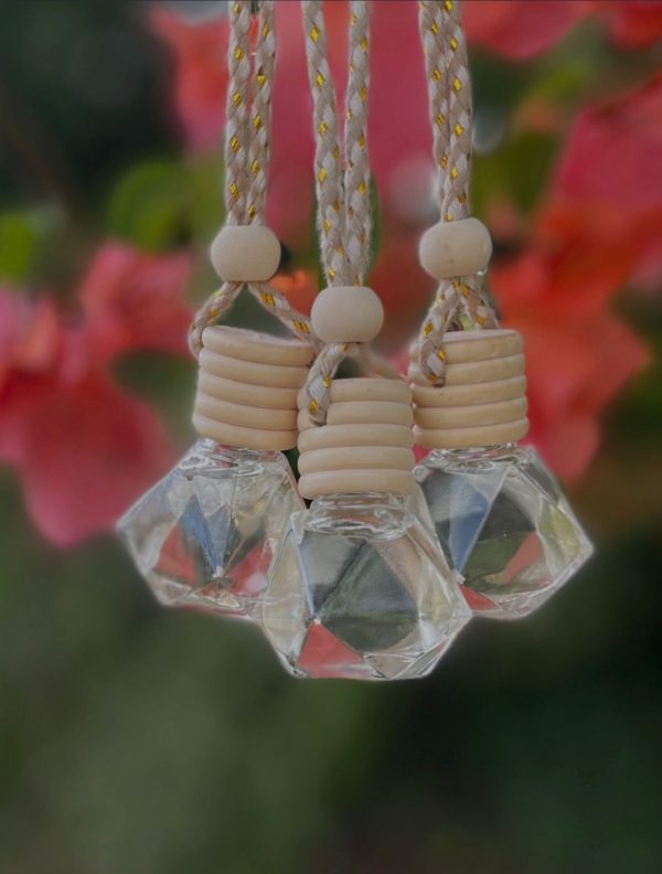 diamond shaped hanging air refreshner TOZA Signature Air Freshener